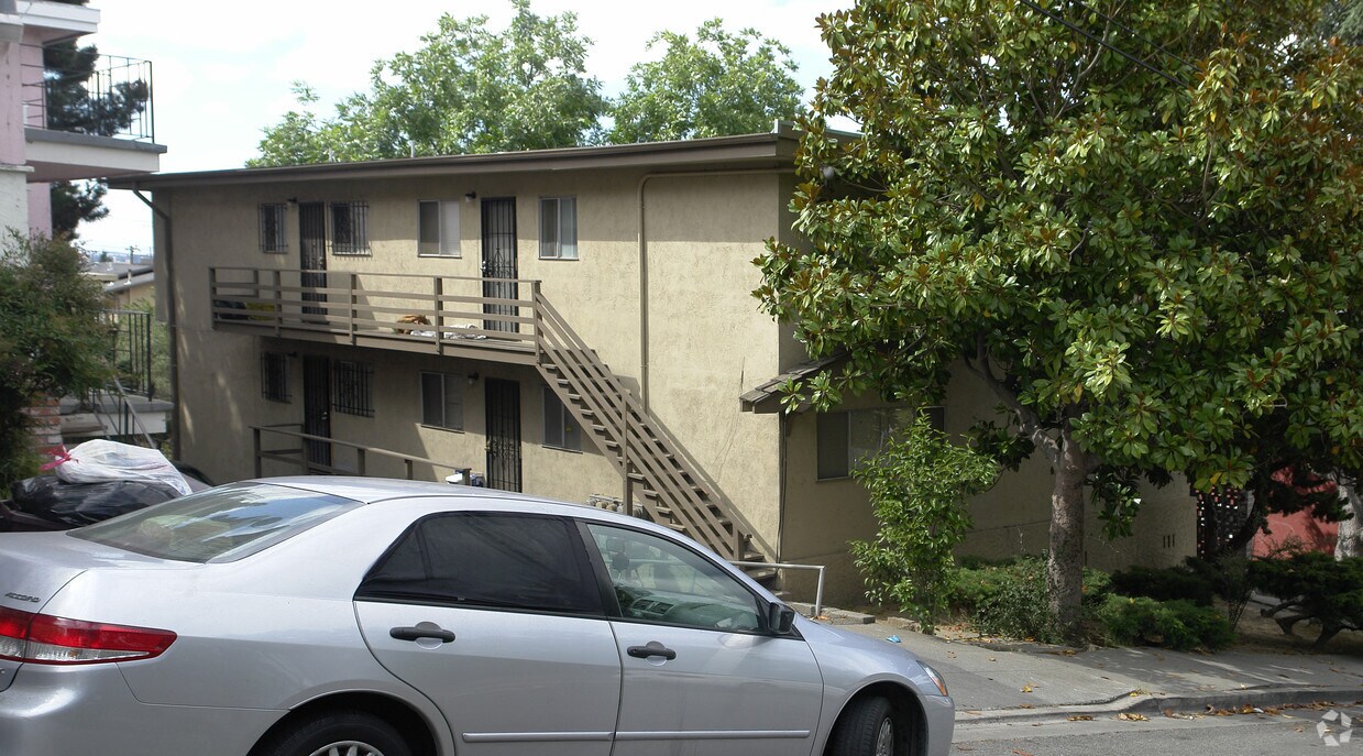 Primary Photo - 2420 Fern St
