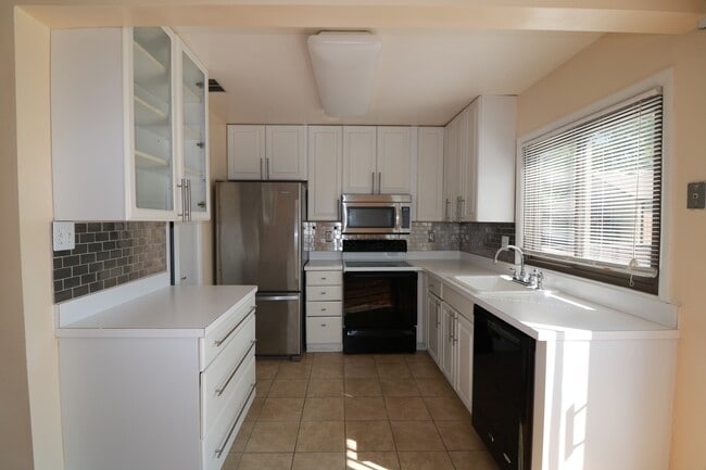 Building Photo - "COMING SOON"  3BD + 2.5BA TH