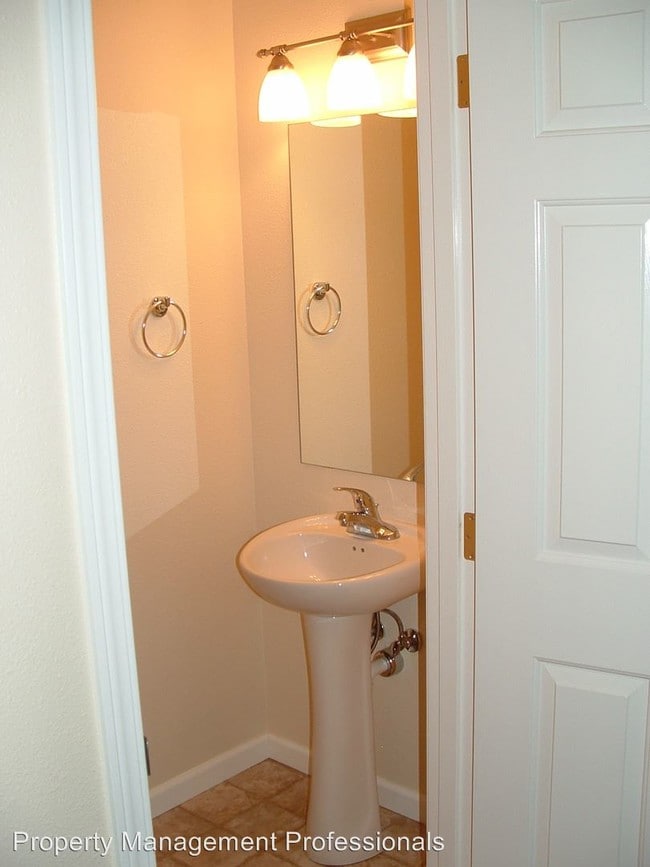 Building Photo - 1458 Fruitdale Dr