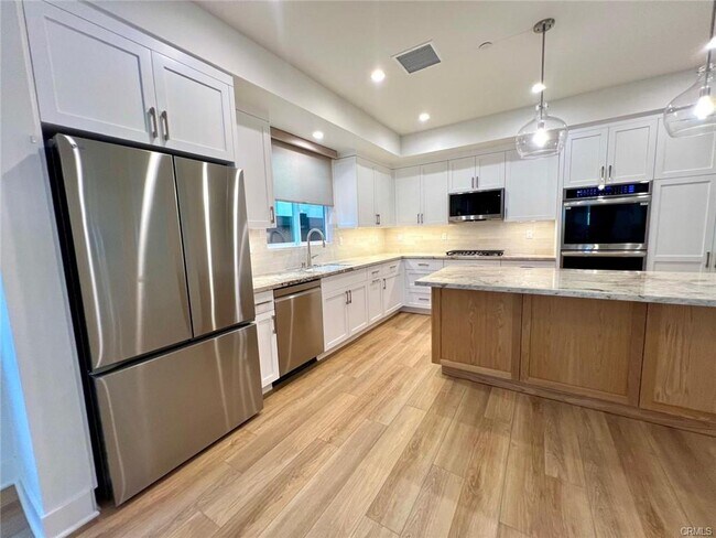 Foto del edificio - 321 Flint Ave