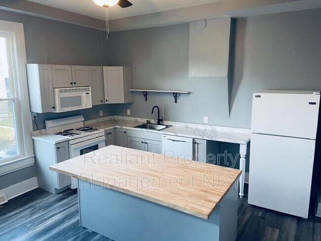 Foto del edificio - 318-320 Lafayette Ave