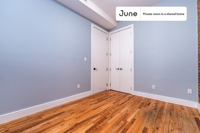 Foto del edificio - Room in Shared 3 bed/1 bath home