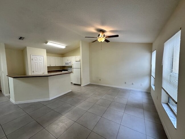 Building Photo - 56 Wheatfield Dr