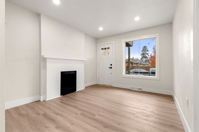 Photo - 704 E Dakota Ave Townhome