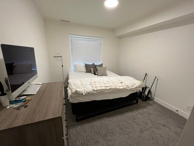 Dormitorio - 242 W 580 S