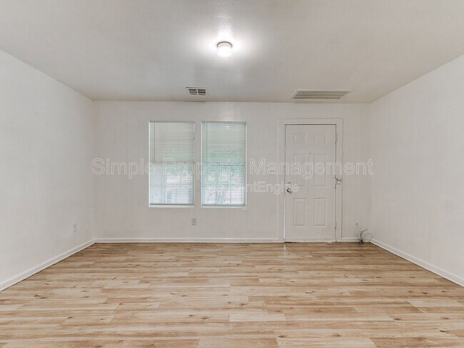 Foto del edificio - 2301 SW 24th St