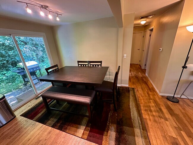 Foto del edificio - 5640 23rd Ave SW