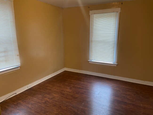 Building Photo - 2118 Denison Ave