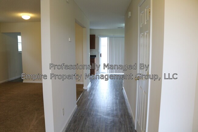 Building Photo - 509 Fox Haven Dr