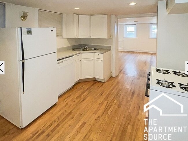 Photo - 3311 N Southport Ave Apartment