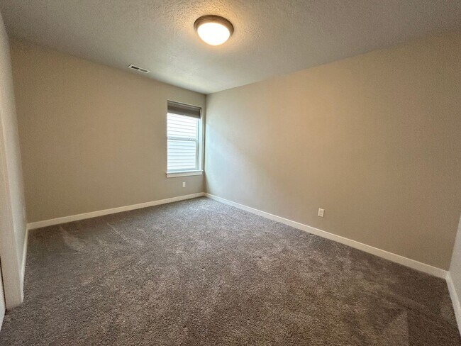 Foto del edificio - Stunning 3 bedroom 2 bathroom home in Meri...