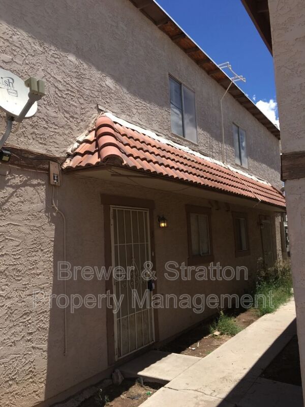 Primary Photo - 545 W 16th Ave