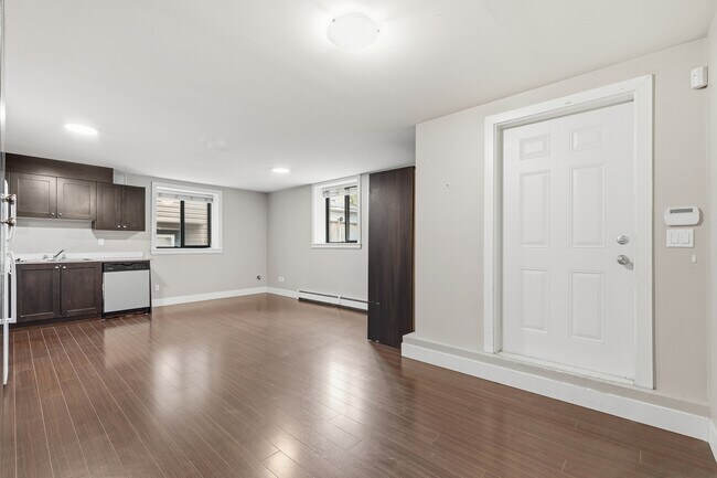 Photo du bâtiment - 15118-1558A 58A Ave.