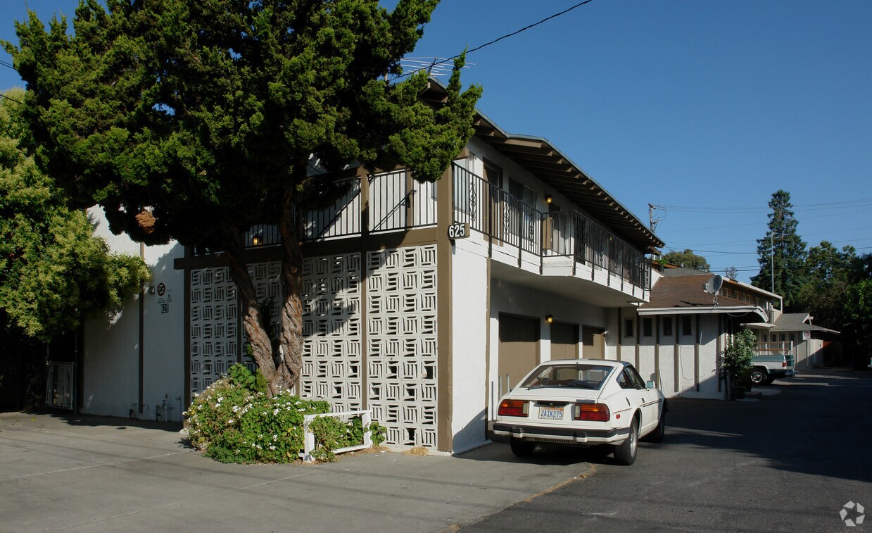 Building Photo - 627 Nordale Avenue