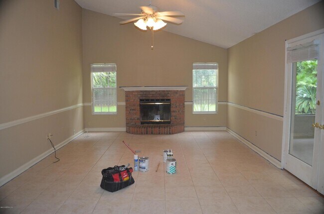 Foto del edificio - 1008 Larkspur Loop