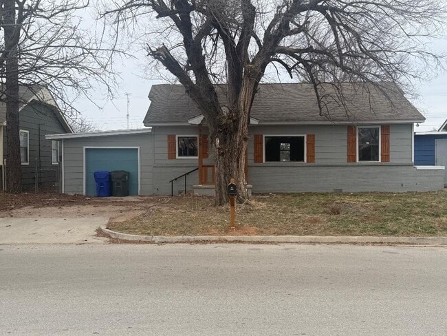 Building Photo - 2 Bedroom 1 Bathroom Home For Lease