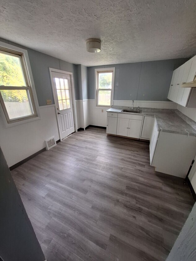 1014 E 5th St Apartment for Rent in Erie, PA