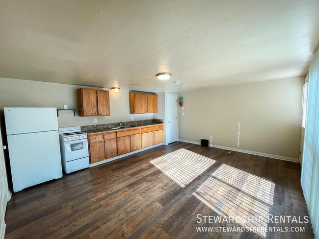 Building Photo - 1841 Kincaid St