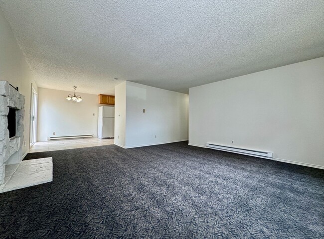 Foto del edificio - Charming Three Bedroom Near S. Waterfront & Macadam Ave~ Updates Throughout~ W/D Included ~ Detac...
