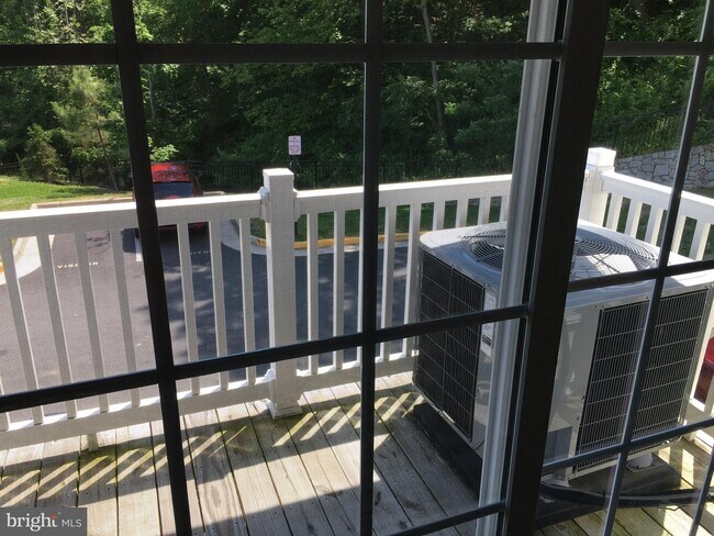 Building Photo - 14768 Malloy Ct