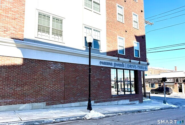 Foto del edificio - 502 Howe Ave