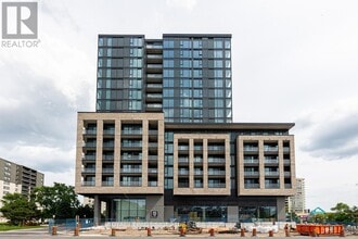 Building Photo - 86-986 Dundas St E