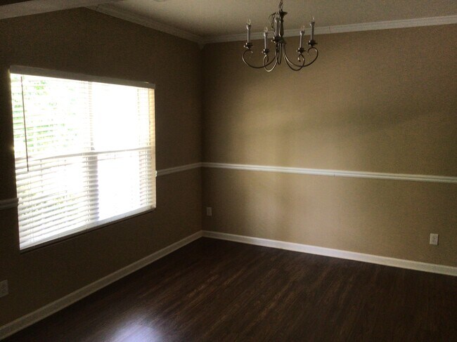 Foto del edificio - 1045 Brookgreen Ln