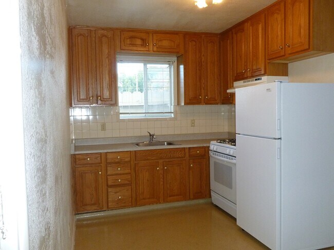 Foto del edificio - 3725 Castro Valley Blvd