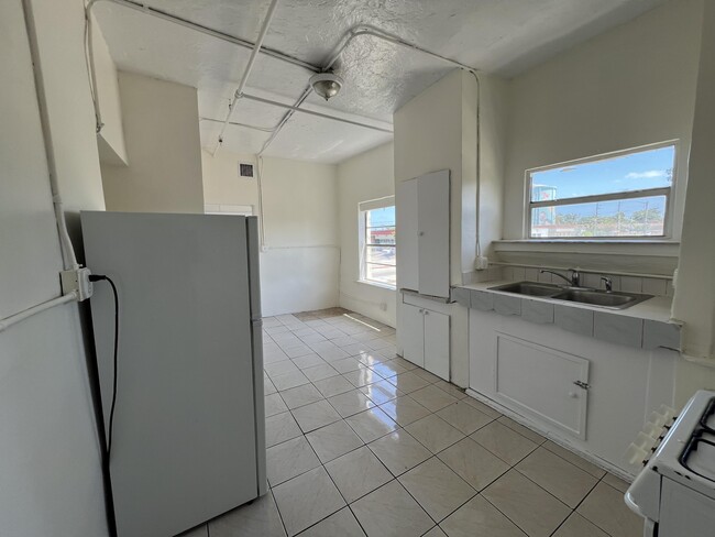 Foto del edificio - 4211 Parker Ave