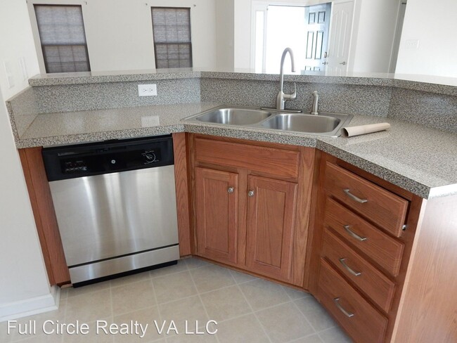 Building Photo - 4 br, 2 bath House - 15554 Parkgate Drive