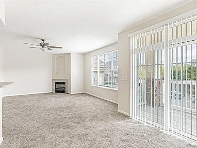 Foto del edificio - Spacious 2-Bedroom Condo with Mountain Vie...
