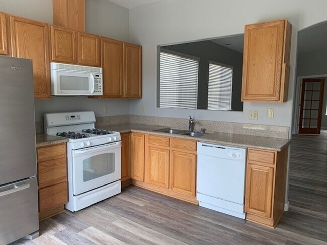 Building Photo - 7425 Hunter Glen Dr