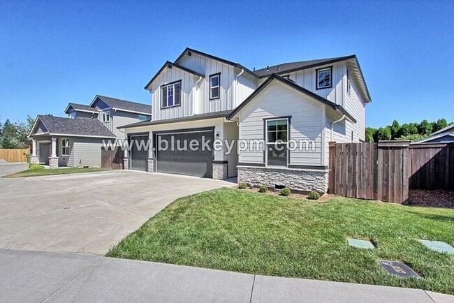 Foto del edificio - 4 Bed, 3 Bath Home in Walnut Grove Near An...