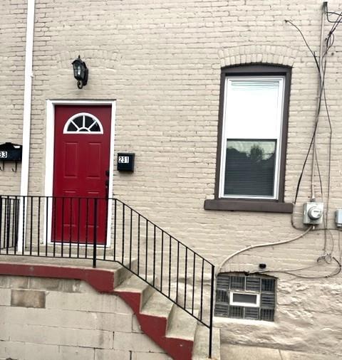 Primary Photo - 231 Clay St