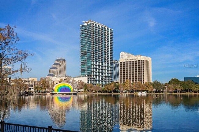 Foto del edificio - 150 E Robinson St