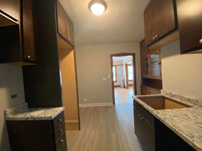 Foto del edificio - 2607 N Kostner Ave