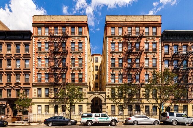 Building Photo - 115 W 104th St