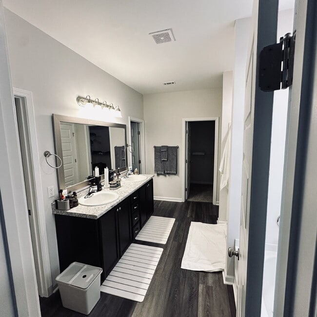 Foto del edificio - Home for Rent