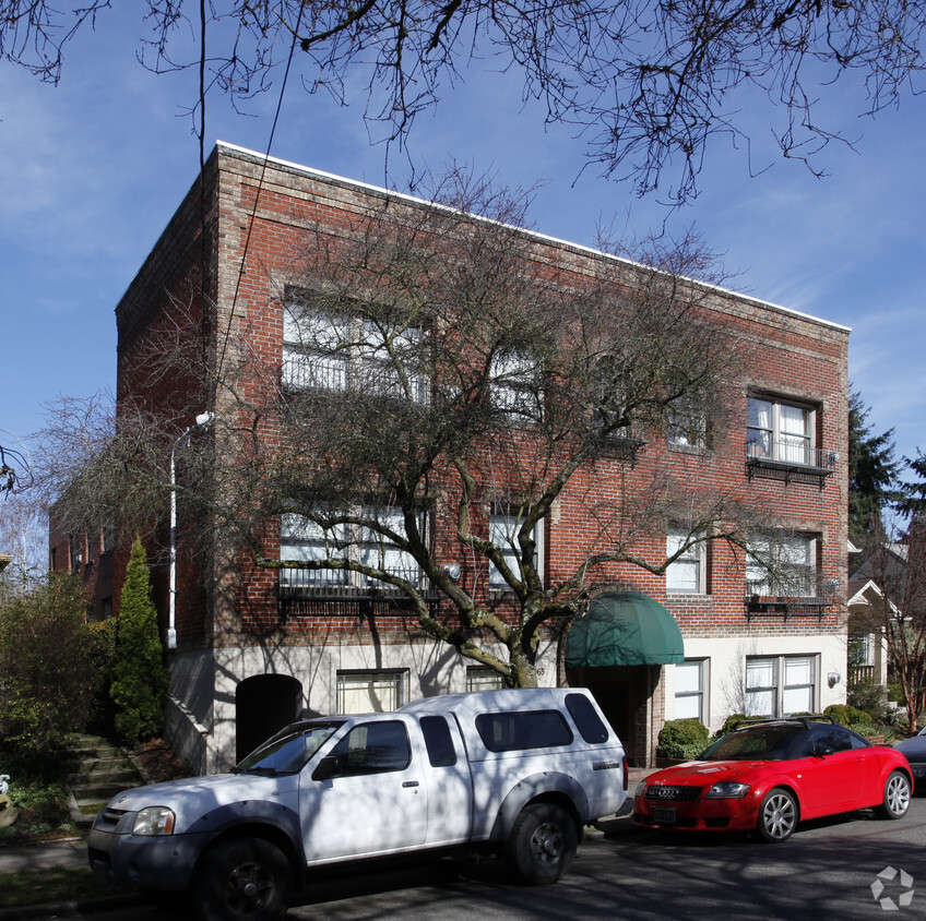Building Photo - The Raleigh Apartments