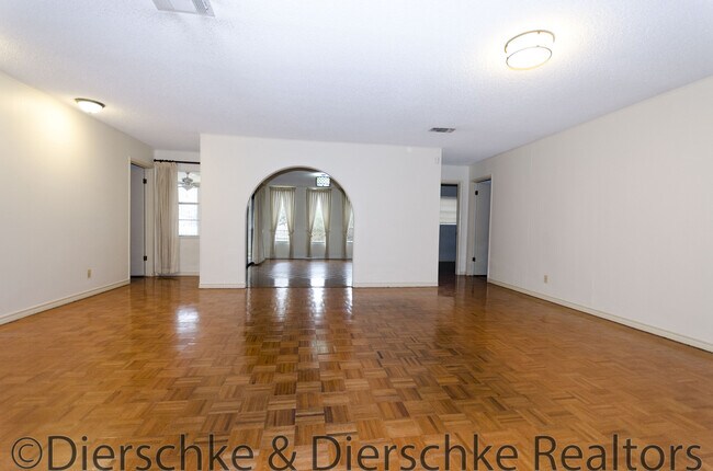 Foto del edificio - Large 4 bedroom in College Hills READY NOW!