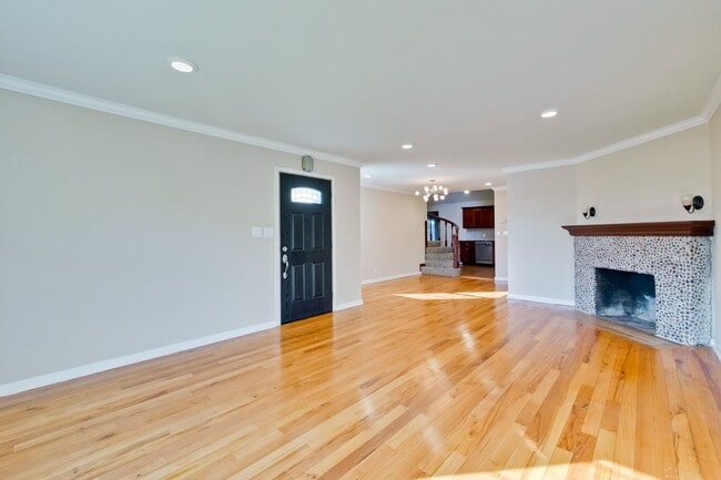 Building Photo - Wow! What a Great Home! Available Soon!