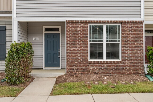 Building Photo - Modern 3-Bedroom Townhome in North Raleigh