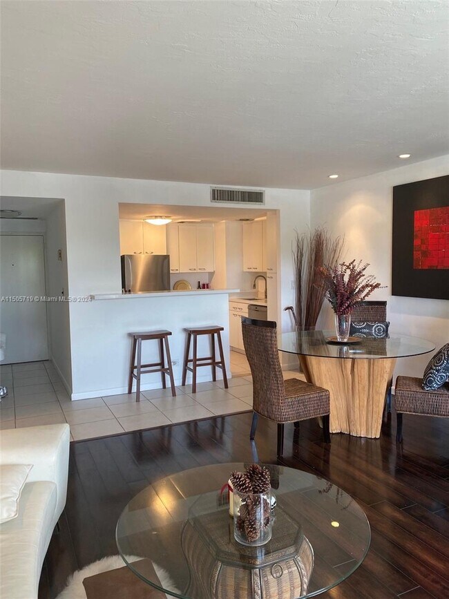 Foto del edificio - 2451 Brickell Ave