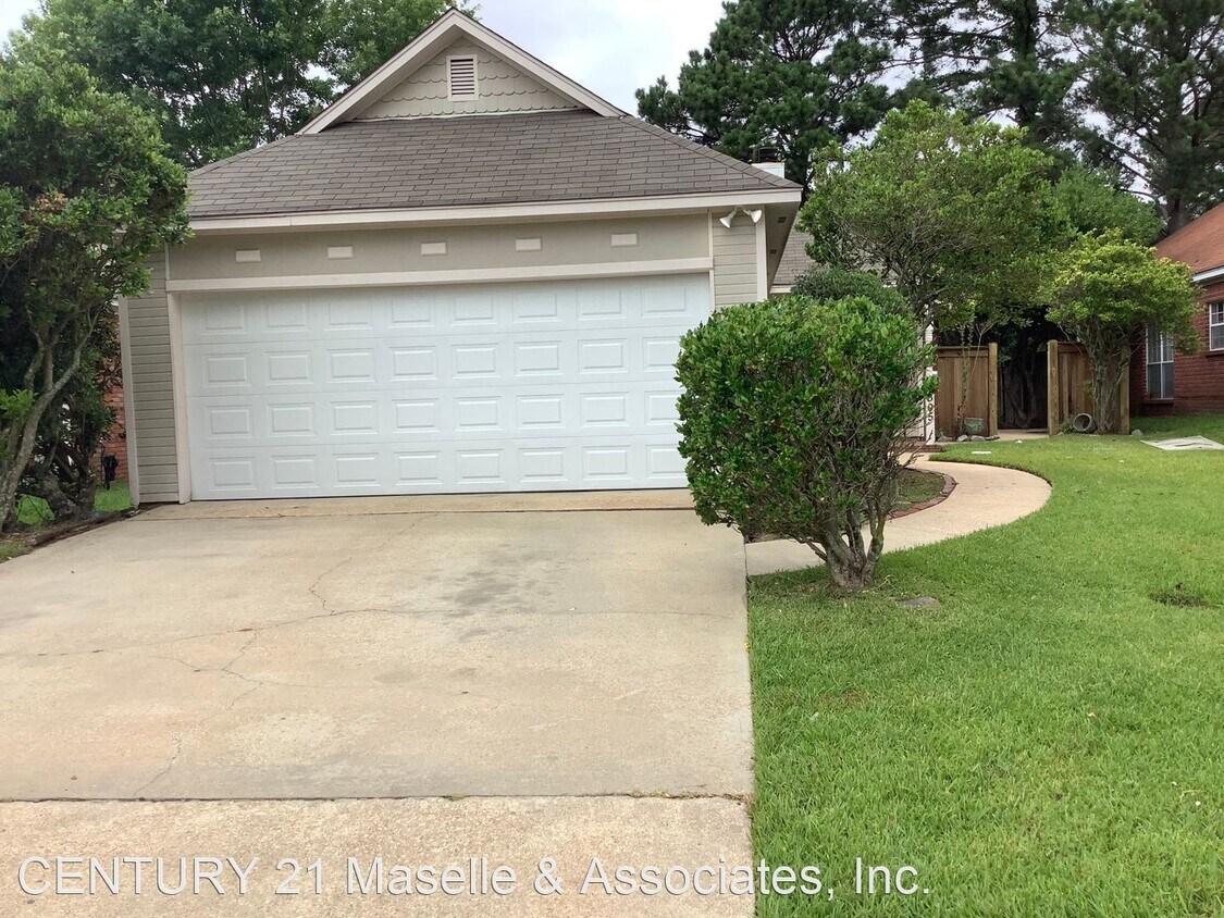 Building Photo - 305 Pelahatchie Shore Dr