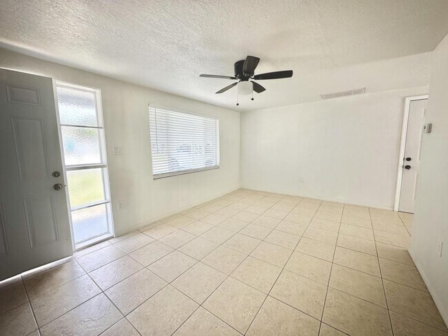 Foto del edificio - 4525 Nimmer Dr