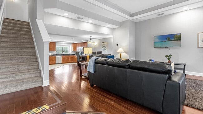 Building Photo - 14545 Damai Ln