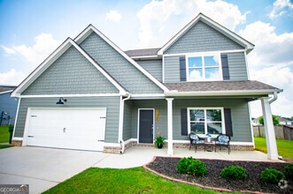 Building Photo - 132 Springwood Dr