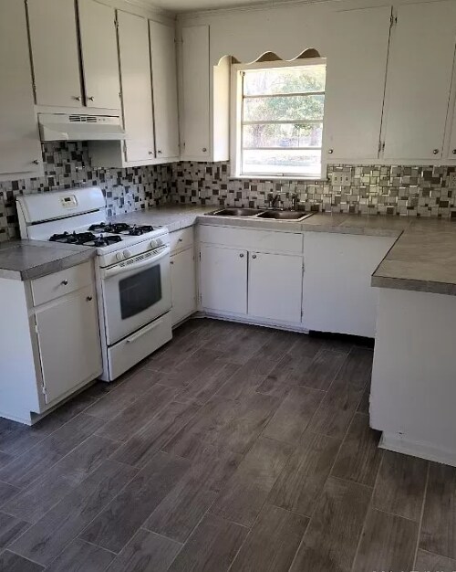 Building Photo - 3136 Montwood Dr