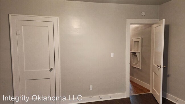 Building Photo - 3 br, 2 bath House - 1825 Northwest 28th S...