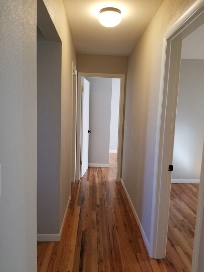 Foto del edificio - Stunning 4 Bedroom 2 bath in NW Corvallis!